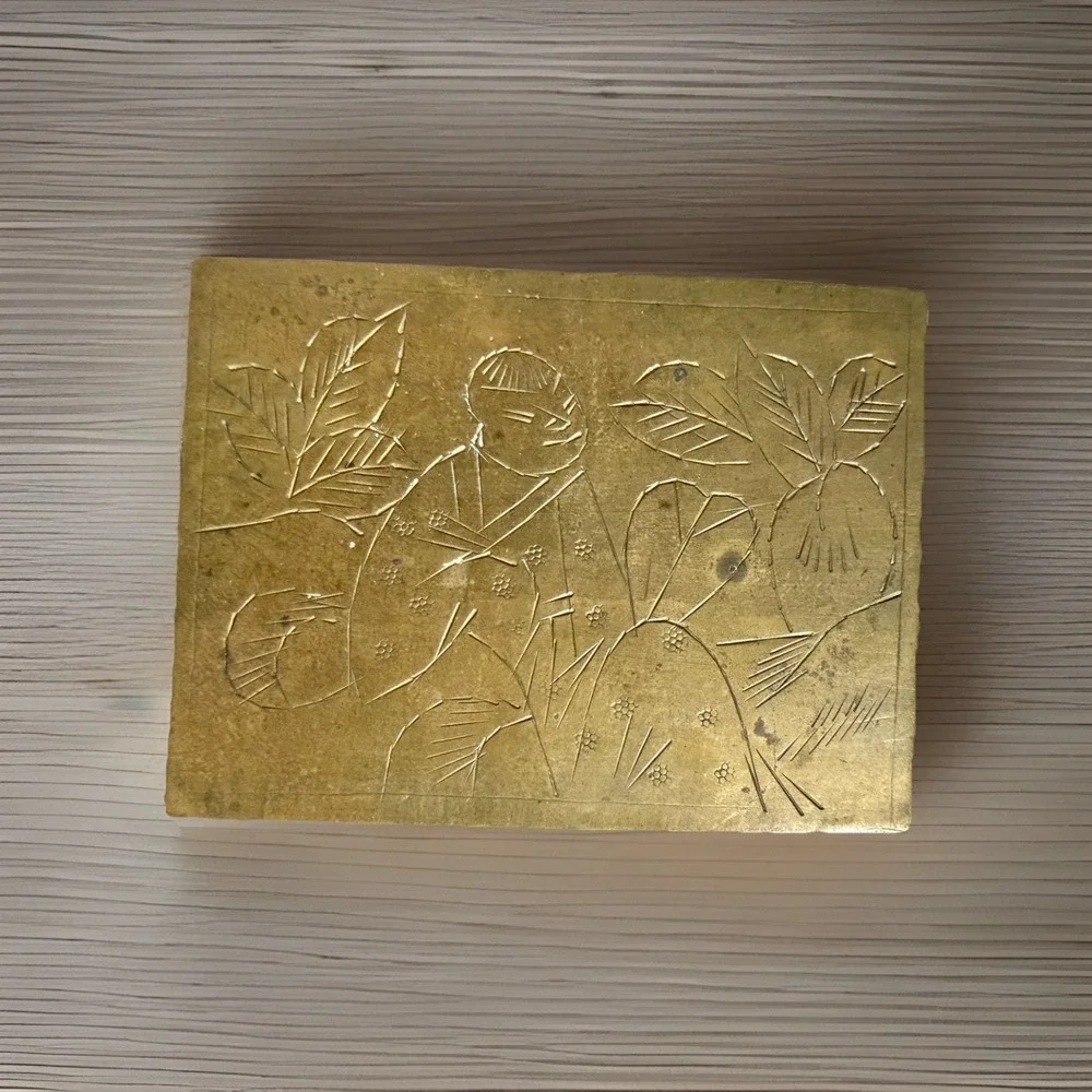 Brass Trinket Box‎ Wood Lined in metal decorative Chinese writing 3.25